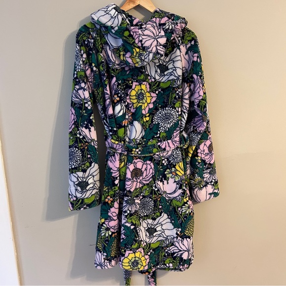 Vera Bradley Plush "Bloom Boom" Hooded Robe - Picture 2 of 5